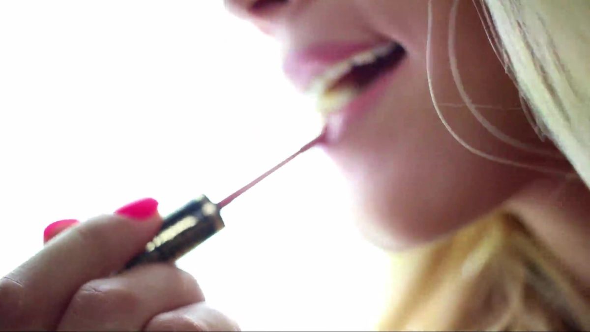 SophieAnn, getting ready for cam show preview image #5