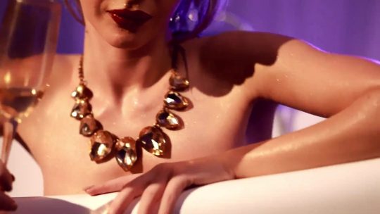 ElliBlake invite us in her sensual bath preview image #7