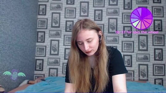 AliceReeve's Sexcam Screenshots on April 24, 2023 - #3