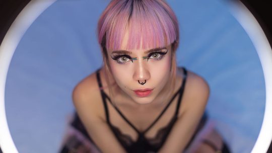 Multi color hair women on naughty webcams