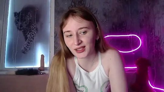 Sexcam Live Screenshots of AliceReeve on April 17, 2024 - #16