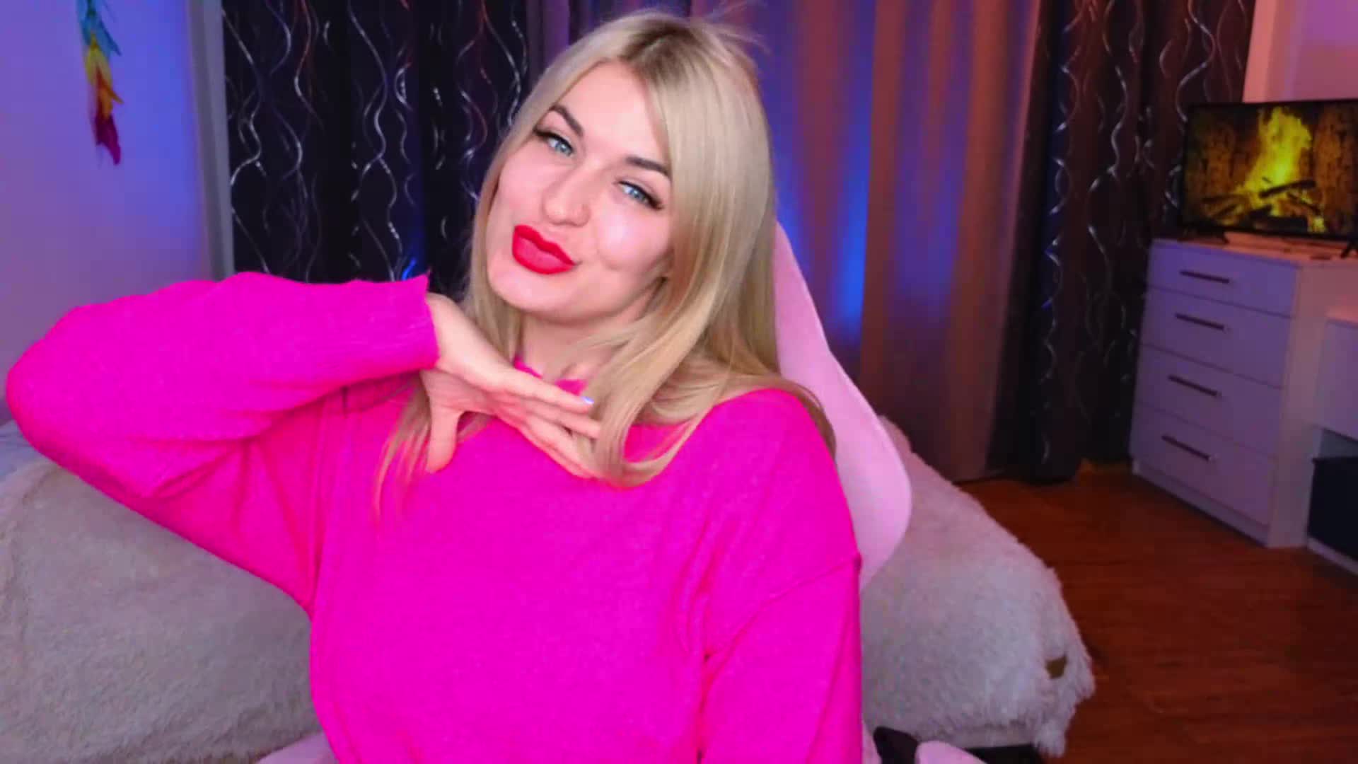 Blonde Camgirl Worships Her Body in Pink - Seductive! cover image