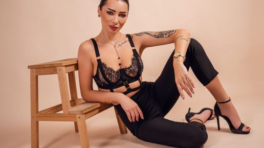 Glamorous Busty AngieShaen: Skinny Camgirl in Tender Seduction - #17