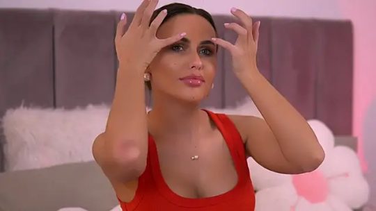 AnaisBellas's latest Webcam Live Show Screenshots on May 31, 2025 - #21